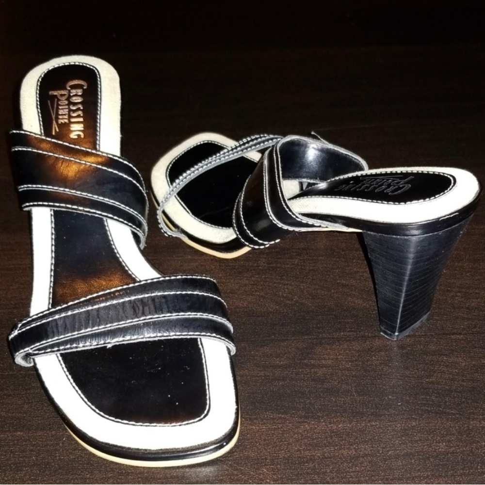 Women’s Crossing Pointe Leather Size 10W Black and White Open Toe Heeled Sandals